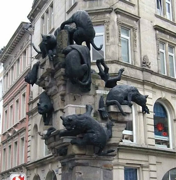 monument to homeless cats
