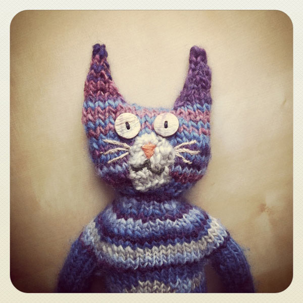 knitted kitty cat art